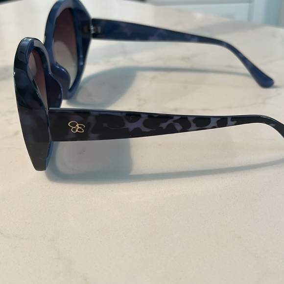 Jessica Simpson sunglasses - Picture 4 of 6